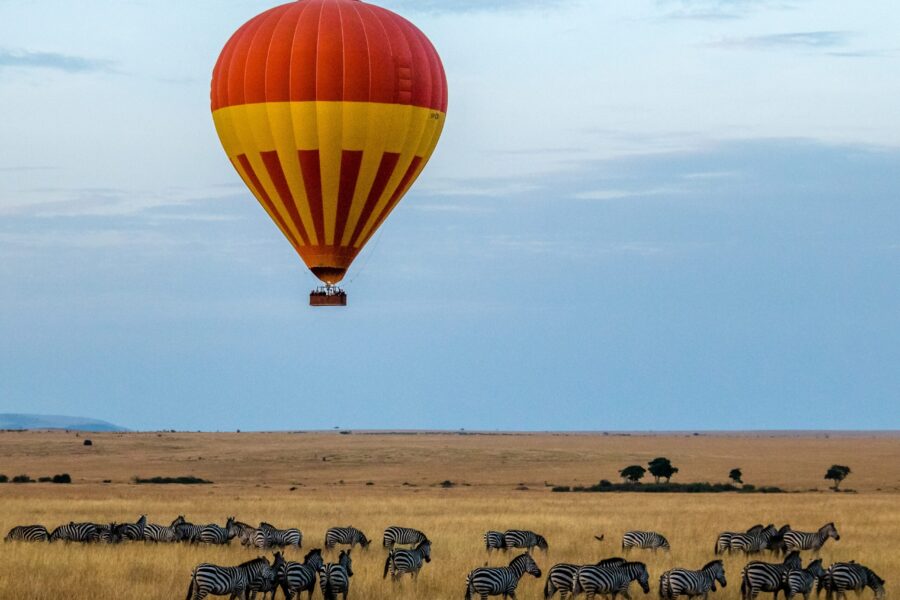 Hot air balloon in Kenya on SelfishMe Travel blog